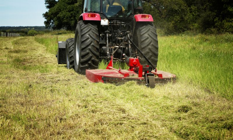 Acreage Mowing Service in Waldorf, MD